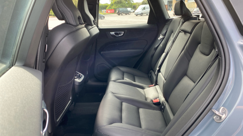 Volvo XC60 2.0 B4D Plus Dark 5dr AWD Geartronic Diesel Estate